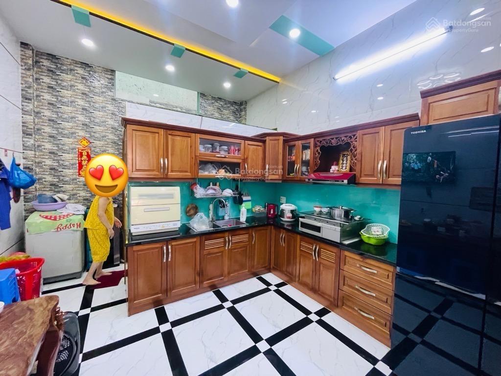 Chỉ 5 tỷ, nhà 3 tầng, 4x16m, 7m thông, vuông vức, đường tân kỳ tân quý, gò xoài, p.bhh, q. bình tân
