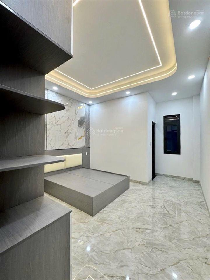 Hiếm. 5 tỷ hơn. 5 tầng. 4x12m. 6m thông. nở hậu. đường bình tiên. hậu giang. phạm văn chí. p8. q6.