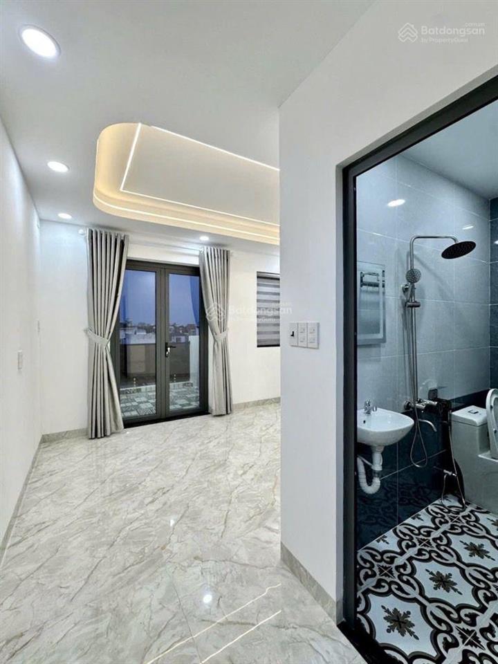 Hiếm. 5 tỷ hơn. 5 tầng. 4x12m. 6m thông. nở hậu. đường bình tiên. hậu giang. phạm văn chí. p8. q6.