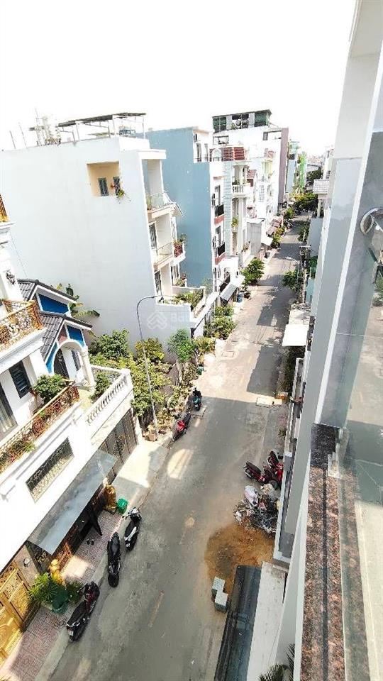 Hiếm. 5 tỷ hơn. 5 tầng. 4x12m. 6m thông. nở hậu. đường bình tiên. hậu giang. phạm văn chí. p8. q6.