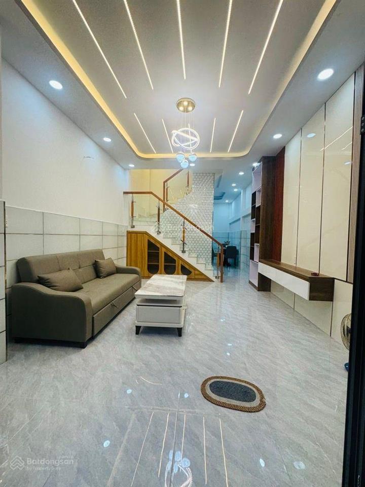 Hoà bình. kênh tân hoá. luỹ bán bích. 40m2. 3 tầng. 5m thông. hơn 5t. vuông vức. quận tân phú.