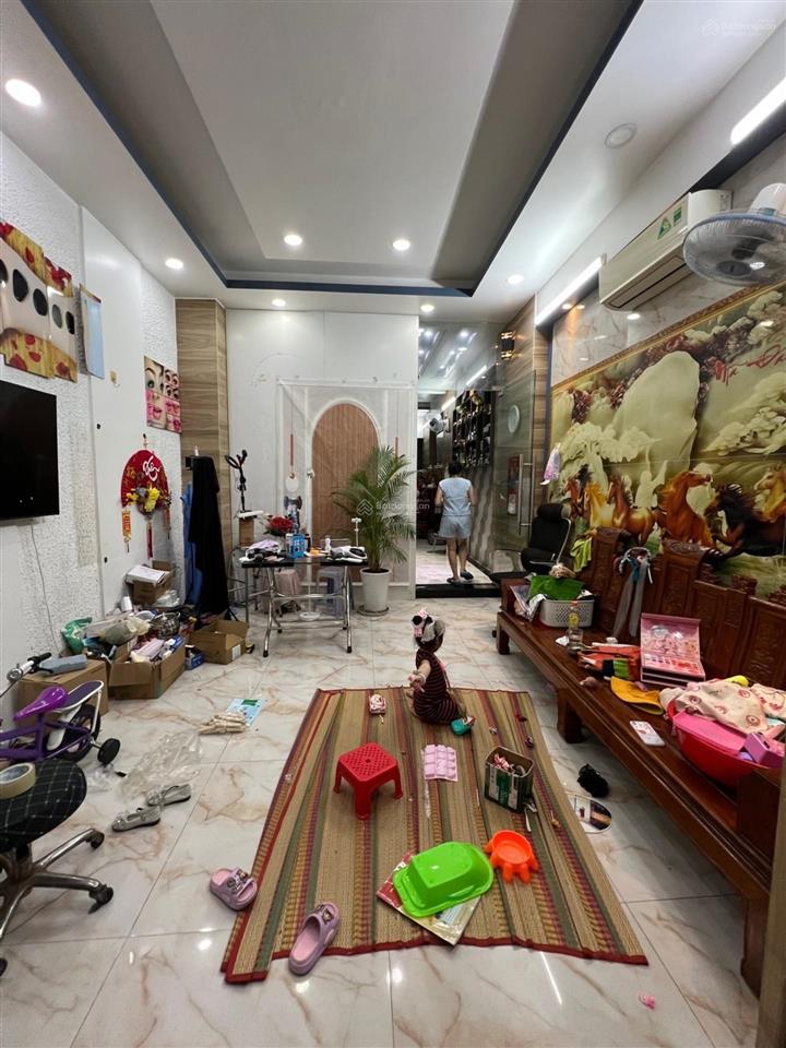 Hiếm. nhà mới tên lửa. an dương vương. lý chiêu hoàng. 3 tầng. 4x15m. giá 4t9. 5m thông. q.bình tân