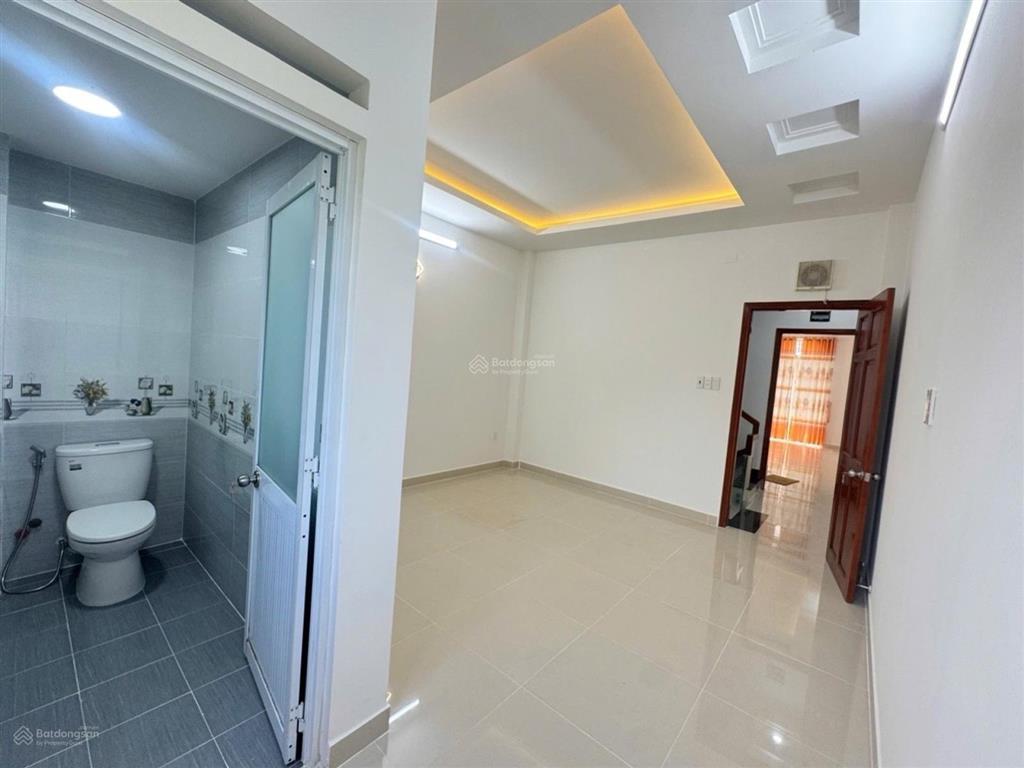 Nhà 4 tầng. 4x15m. 5 tỷ hơn. hẻm xe hơi. bình phú. hậu giang. nguyễn văn luông. p. phú lâm. quận 6.
