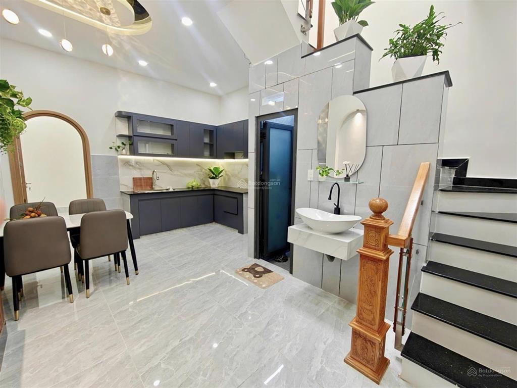 Hiếm. dt 4x13m. lề đường 2m. 2 tầng. giá 4t350. 3pn. 6m thông. lê văn quới. gò xoài.hl2. q.bình tân