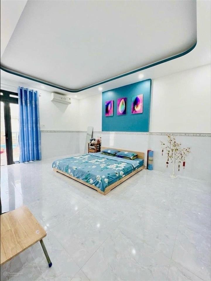 Hiếm. 4 tỷ hơn. dt 4.5x15m. 2 tầng. hẻm xe hơi. hương lộ 2. lê văn quới. bình trị đông. q. bình tân