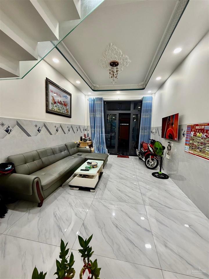Hiếm. 4 tỷ hơn. dt 4.5x15m. 2 tầng. hẻm xe hơi. hương lộ 2. lê văn quới. bình trị đông. q. bình tân