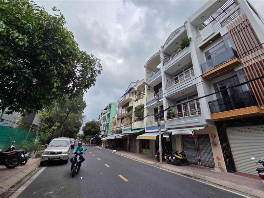 Mtkd lý chiêu hoàng. 4 tầng. 4x15m. 7 tỷ hơn. chính chủ. mega bình phú. vành đai. p. bình phú. q.6.