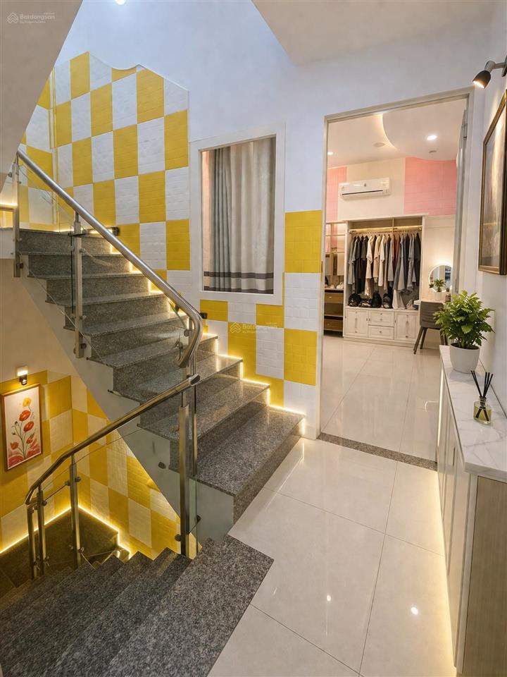 Nhà mới 4 tầng. 4x16m. 5 tỷ hơn. hẻm xe hơi. an dương vương. lê cơ. tên lửa. p.an lạc.quận bình tân