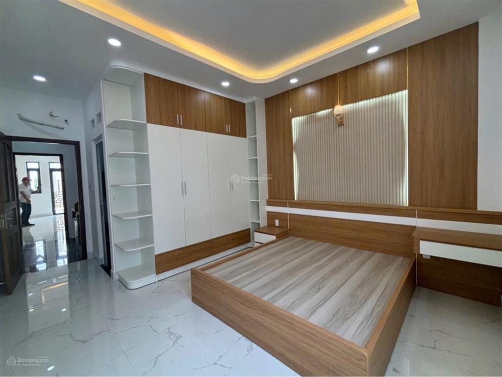 Ngay aeon tân phú. dt 4x18m. 3 tầng. 6 tỷ hơn. hẻm xe hơi. tân thắng. tân kỳ tân quý. quận tân phú.