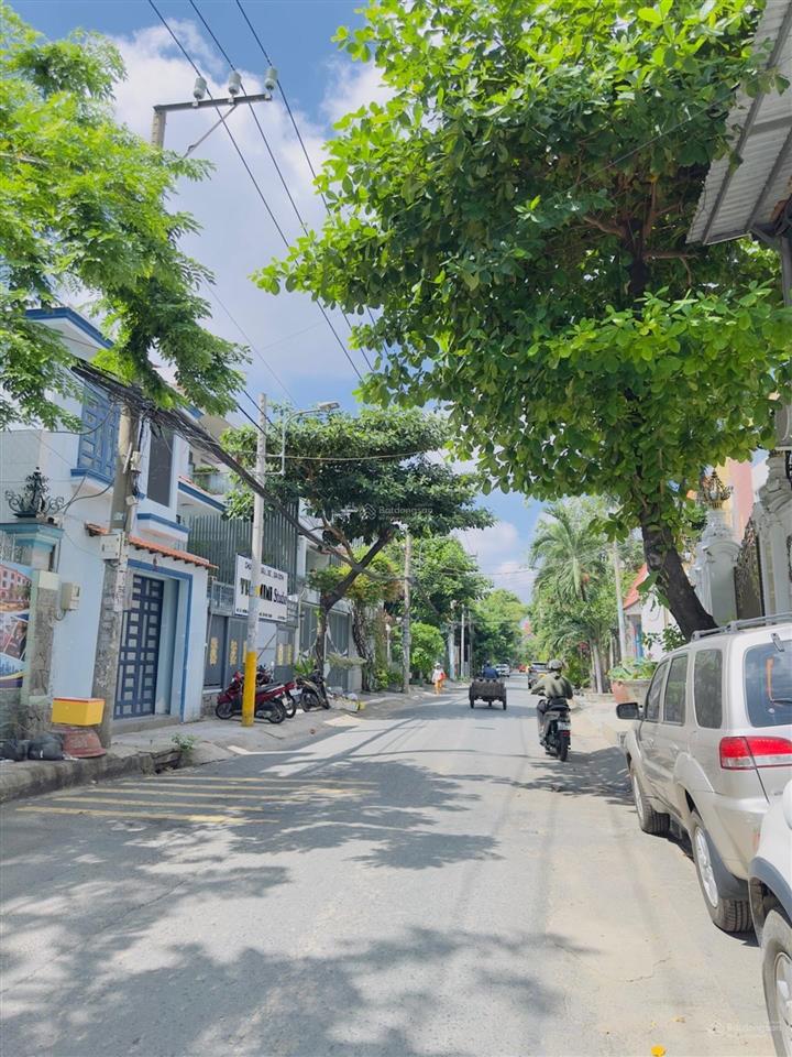 Hiếm. dt 4x12m. 3 tầng. 4 tỷ hơn. hẻm 7m thông. an dương vương. lý chiêu hoàng. p.an lạc.q.bình tân