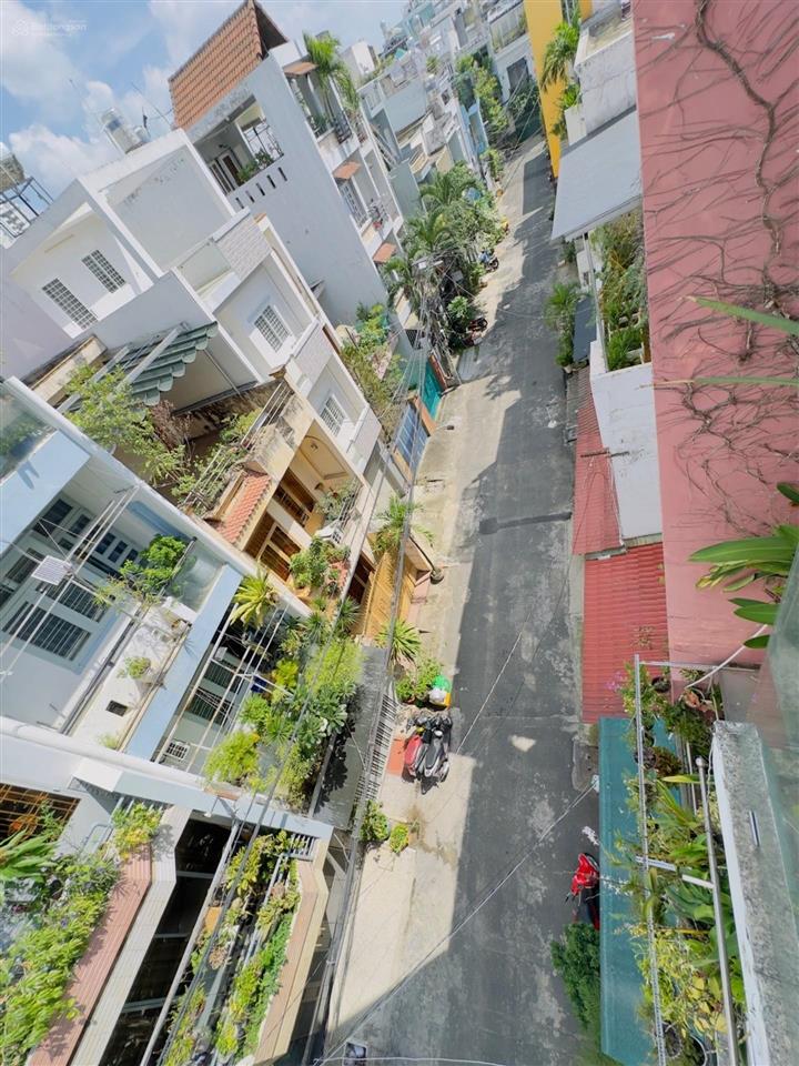 Hiếm. dt 4x12m. 3 tầng. 4 tỷ hơn. hẻm 7m thông. an dương vương. lý chiêu hoàng. p.an lạc.q.bình tân
