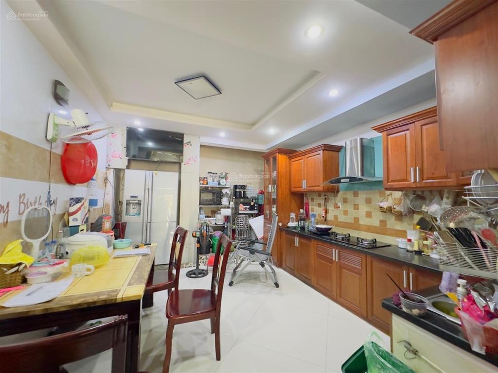 Hiếm. dt 4x12m. 3 tầng. 4 tỷ hơn. hẻm 7m thông. an dương vương. lý chiêu hoàng. p.an lạc.q.bình tân