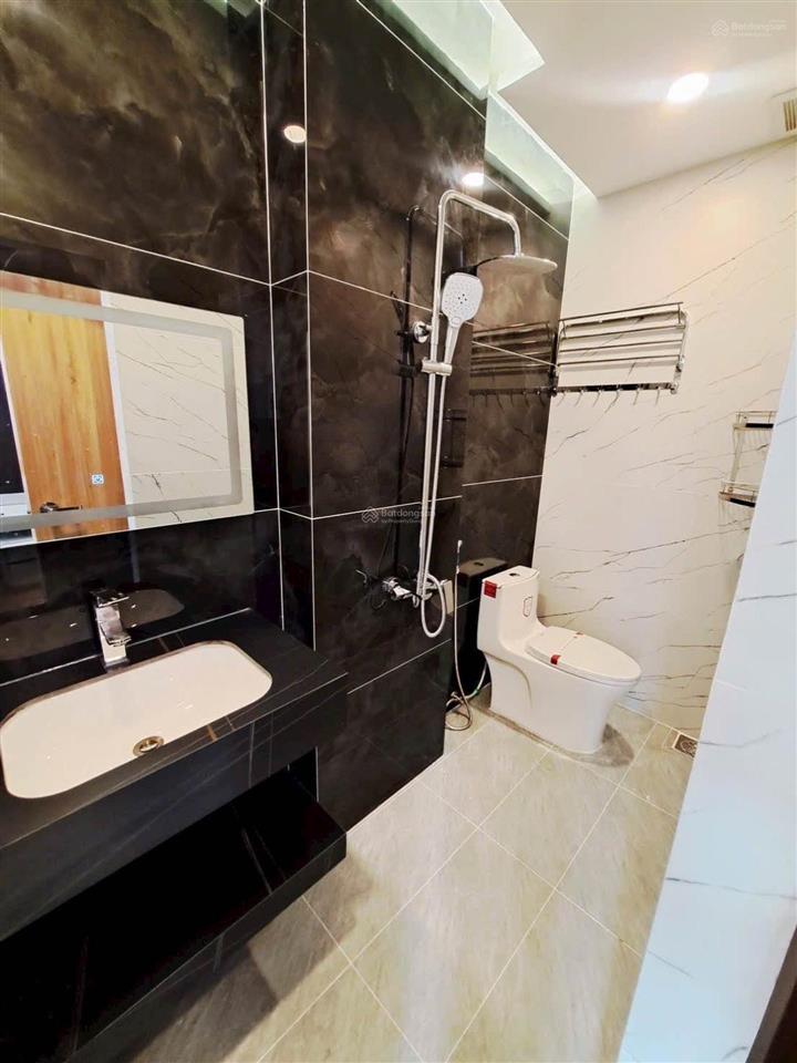 Nhà mới 5 tầng. dt 4x15m. 5 tỷ hơn. hẻm 6m thông. tân kỳ tân quý. tân thắng. bình long. q. tân phú