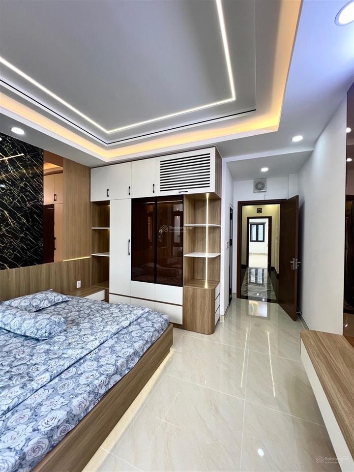 Nhà mới nguyễn sơn. tân hương. dt 4x18m. 5 tầng. 6 tỷ hơn. hẻm 8m thông. p.phú thọ hoà. q. tân phú.