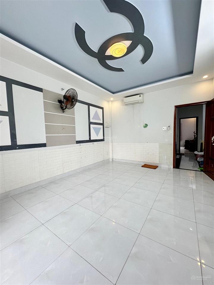 Hiếm. dt 4x14m. 4 tầng. 5 tỷ hơn. hẻm xe tải. lê văn quới. hương lộ 2. bình trị đông. q.bình tân.