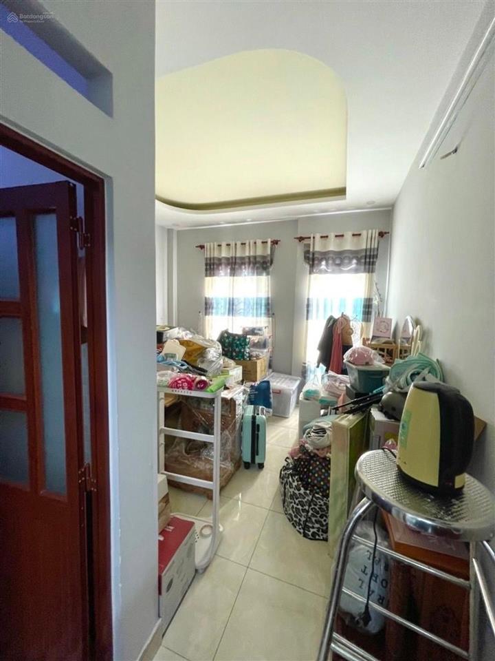 Nhà 2 mặt tiền xe tải. dt 4x17m. 5 tỷ xíu. 2 tầng. hương lộ 2. hoà bình. phan anh. quận bình tân.