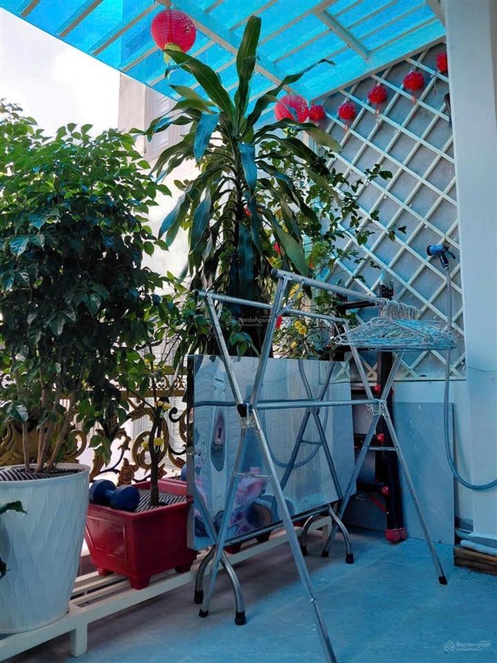 Khu ẩm thực tô hiệu, hoà bình. dt 4x17m, 6 tỷ hơn. hẻm xe tải, 2 tầng. luỹ bán bích, quận tân phú