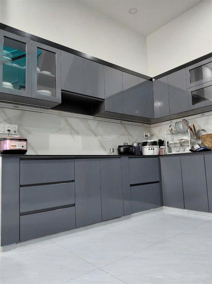 Khu ẩm thực tô hiệu, hoà bình. dt 4x17m, 6 tỷ hơn. hẻm xe tải, 2 tầng. luỹ bán bích, quận tân phú