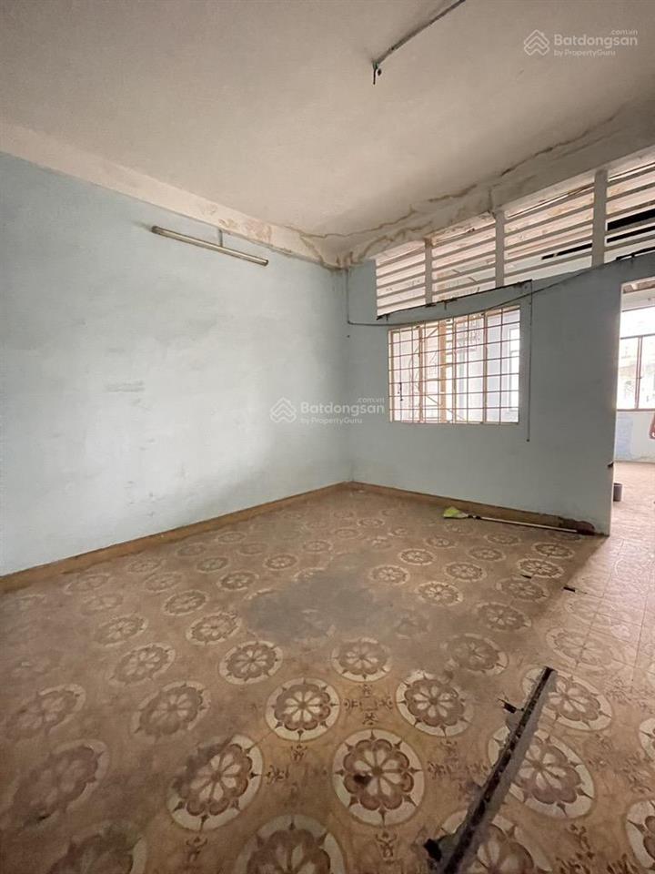 Mtkd lạc long quân. hòa bình. 7 tỷ hơn. 3 tầng. dt 4x14m. dòng tiền 50tr/1th. minh phụng. quận 11.