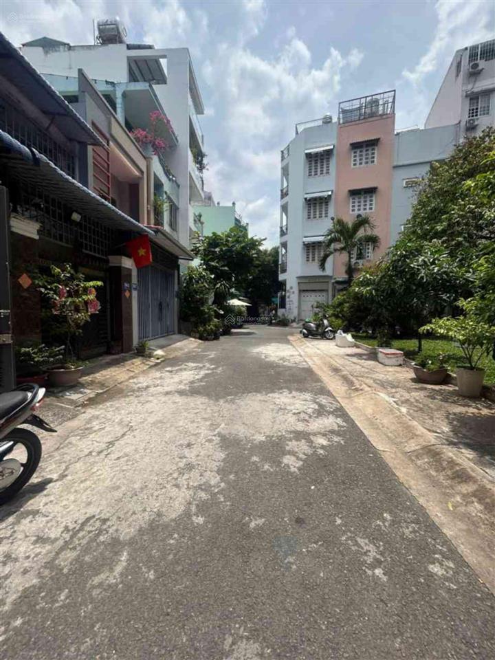 Lý chiêu hoàng, bình phú, 4 tỷ hơn, dt 4x12m, 3 tầng, hẻm nhựa 7m thông, có lề 2m, chợ lớn, quận 6.