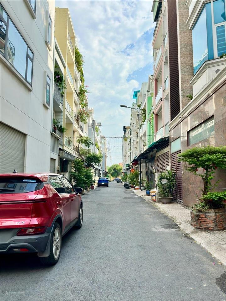 Khu ẩm thực hậu giang. minh phụng. dt 4x14m. 5 tỷ hơn. hẻm xe hơi. 2 tầng. nguyễn văn luông. quận 6