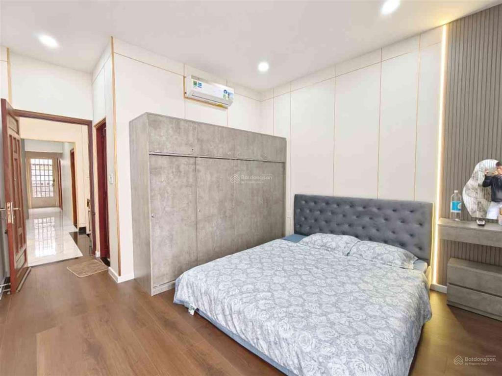 Khu ẩm thực hậu giang. minh phụng. dt 4x14m. 5 tỷ hơn. hẻm xe hơi. 2 tầng. nguyễn văn luông. quận 6