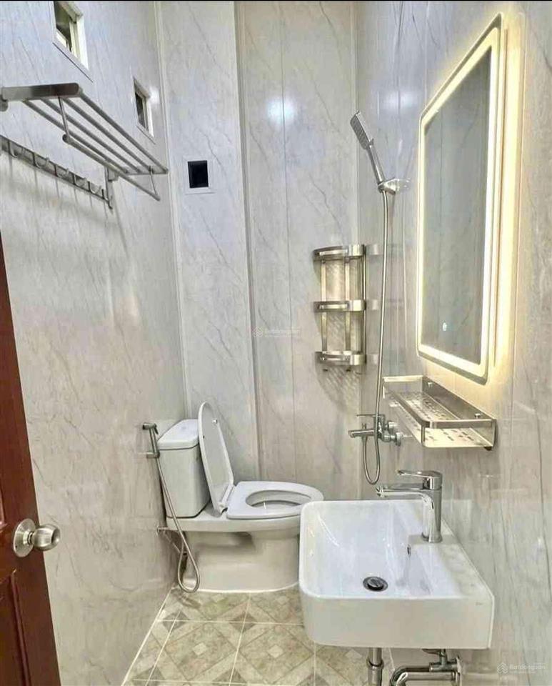 Khu ẩm thực hậu giang. minh phụng. dt 4x14m. 5 tỷ hơn. hẻm xe hơi. 2 tầng. nguyễn văn luông. quận 6