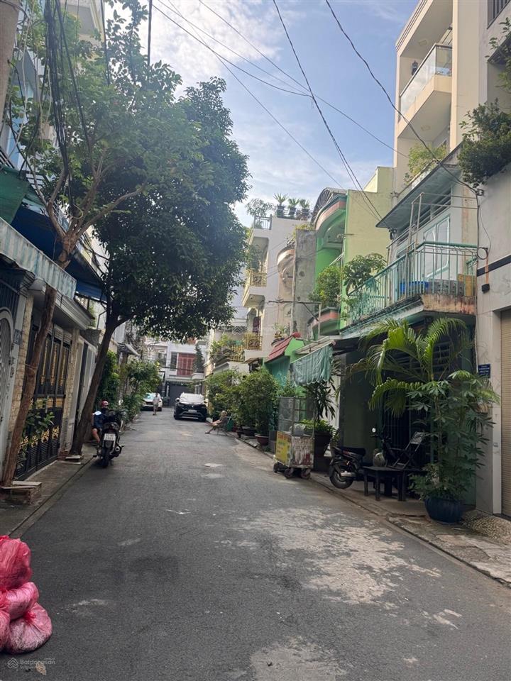 Gấp bán. 4 tầng. dt 4x15m. 5 tỷ hơn. hẻm 5m thông. an dương vương. lê cơ. võ văn kiệt. q. bình tân.