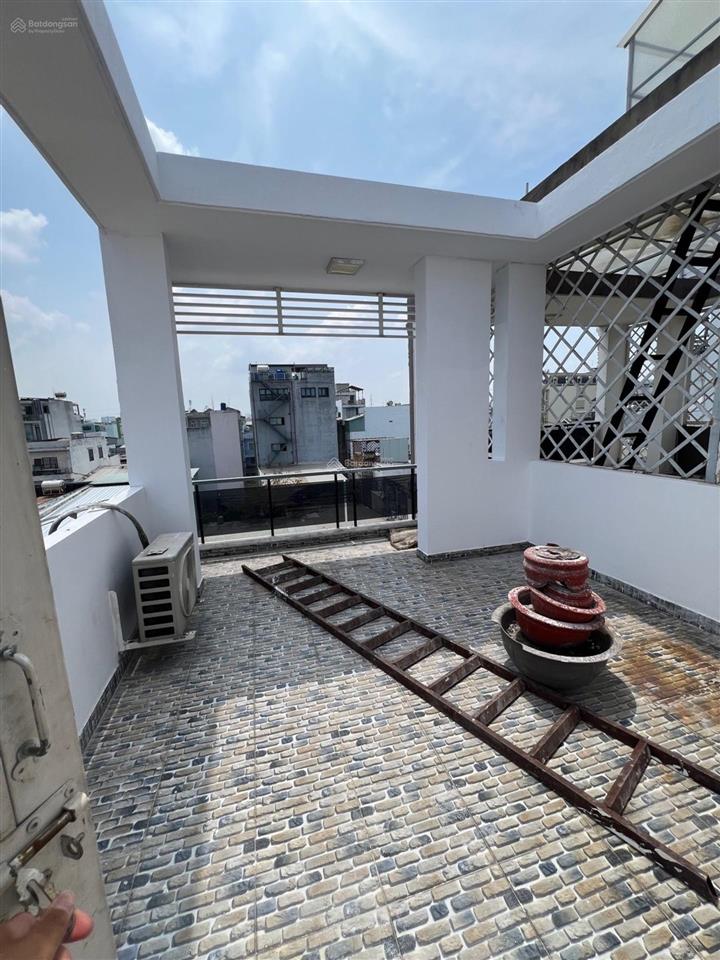 Gấp bán. 4 tầng. dt 4x15m. 5 tỷ hơn. hẻm 5m thông. an dương vương. lê cơ. võ văn kiệt. q. bình tân.