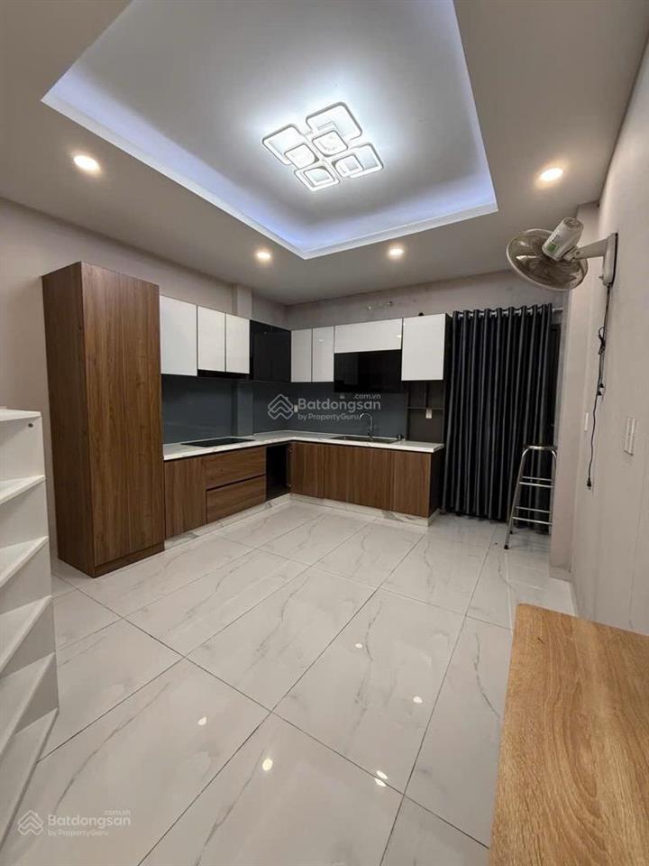 Mặt tiền đường số 7. tên lửa. 8 tỷ xíu. dt 4x16m. 3 tầng. có lề 3m. nở hậu. p. an lạc. q. bình tân.