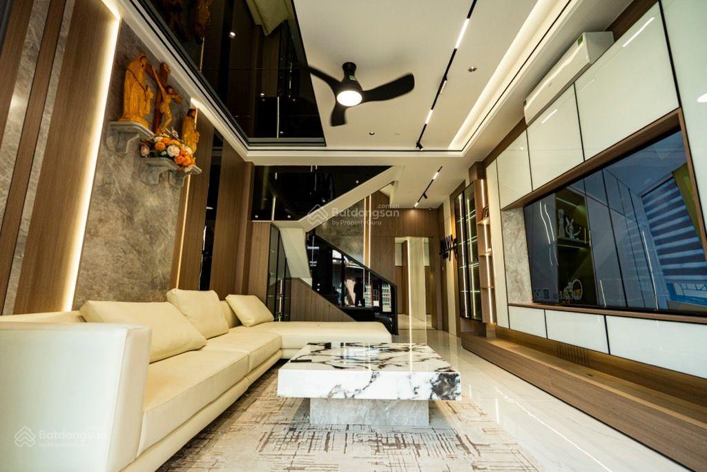 Mặt tiền đường số 7. tên lửa. 8 tỷ xíu. dt 4x16m. 3 tầng. có lề 3m. nở hậu. p. an lạc. q. bình tân.