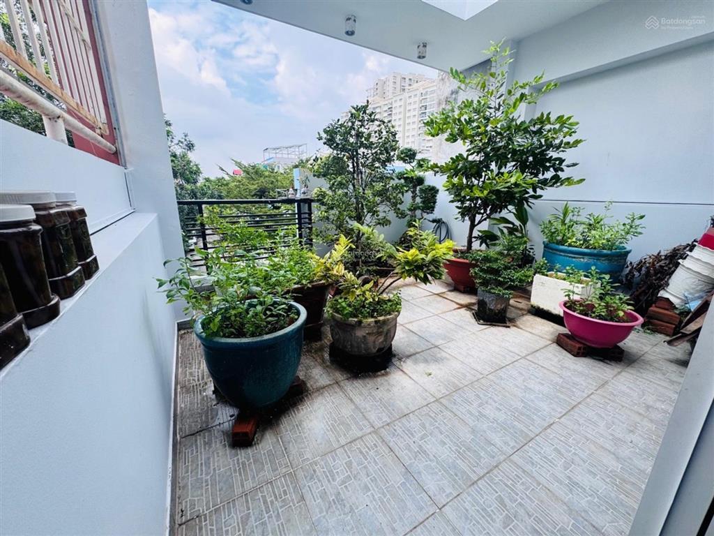 Lý chiêu hoàng. cư xá phú lâm d. bình phú. 9 tỷ hơn. dt 4x18m. 4 tầng. dòng tiền 40tr/1th. quận 6.