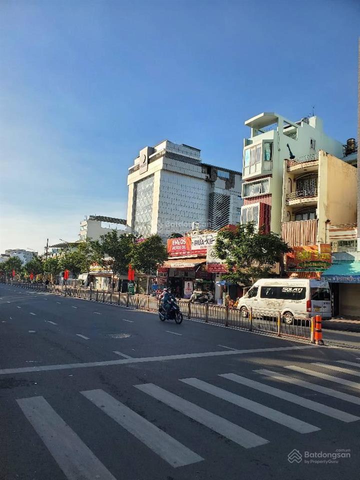 Lý chiêu hoàng. bình phú. 5 tầng. 5 tỷ hơn. dt 4x11m. hẻm xe hơi. full nội thất. chợ lớn. quận 6.