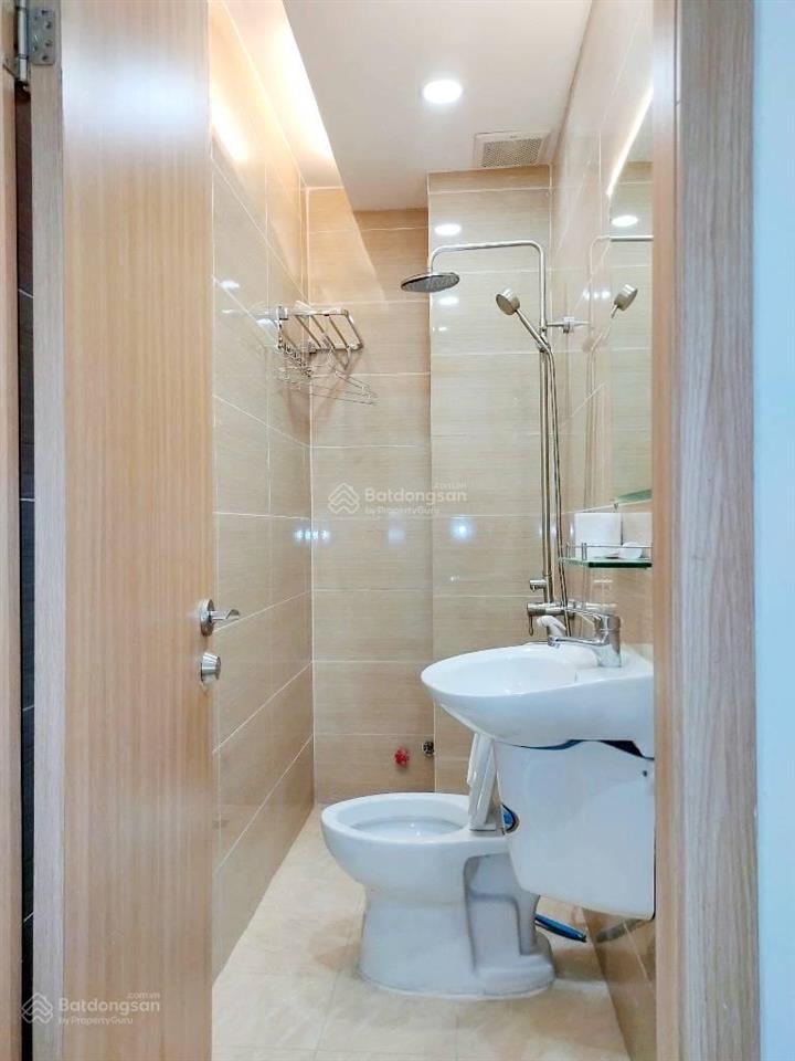 Lý chiêu hoàng. bình phú. 5 tầng. 5 tỷ hơn. dt 4x11m. hẻm xe hơi. full nội thất. chợ lớn. quận 6.