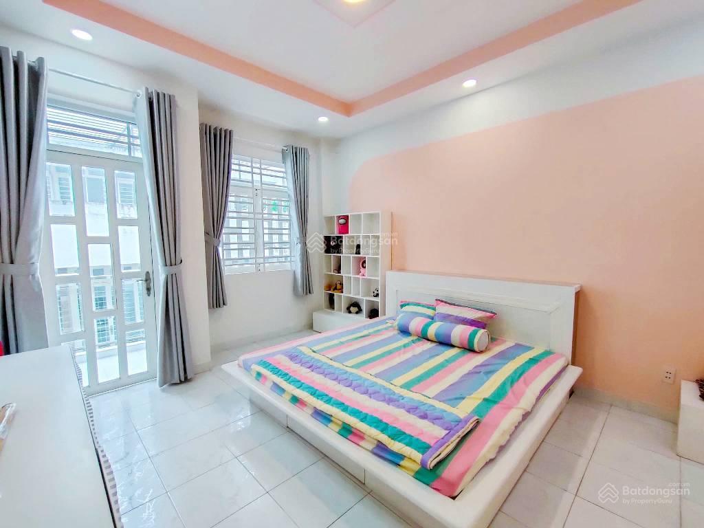 Lý chiêu hoàng. bình phú. 5 tầng. 5 tỷ hơn. dt 4x11m. hẻm xe hơi. full nội thất. chợ lớn. quận 6.