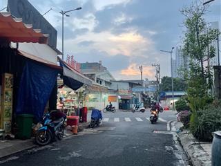 Hàng ngon. nhà 5 tầng. 4 tỷ hơn. dt 4x11m. hẻm 4m thông. tô hiệu. hoà bình. luỹ bán bích. q.tân phú