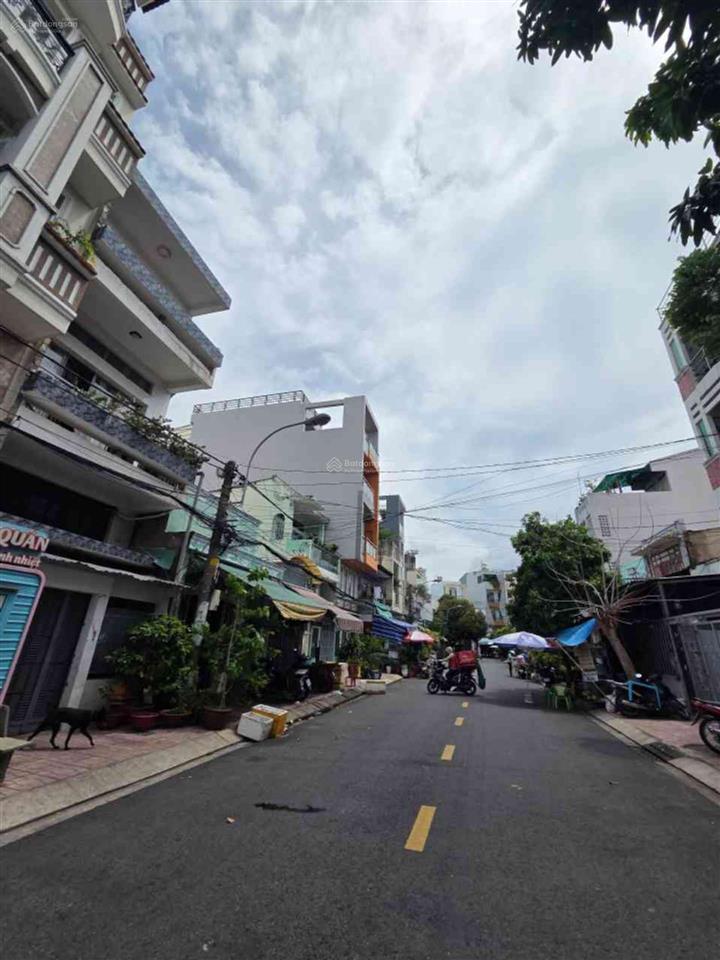Khu vip. bình phú. cư xá phú lâm d. dt 4x18m. 7 tỷ xíu. 3 tầng. hẻm xe hơi. nở hậu. p.10. quận 6.
