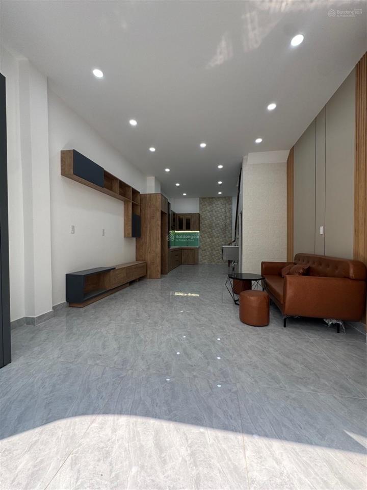 Sát mt lạc long quân. minh phụng. bình thới. dt 4x11m. 4 tỷ hơn. 2 tầng. hẻm 1/. xe hơi thông. q.11