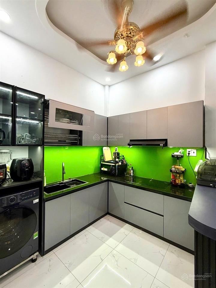 Quá ngon. nhà 3 tầng. dt 4x13m. 4 tỷ hơn. hẻm xe hơi thông. lê văn quới. hương lộ 2. quận bình tân.