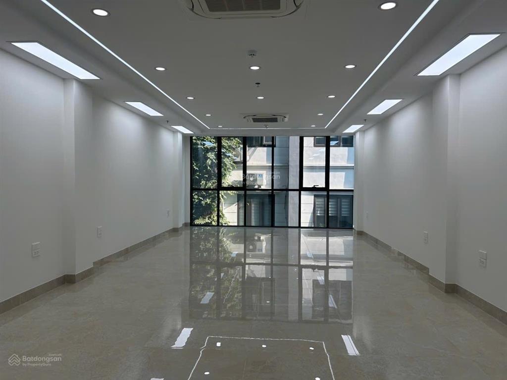 Bán nhà mp nguyễn văn huyên tt cầu giấy dt109m2 8t mt7m vị trí đẹp kd đỉnh  dòng tiền 100tr/tháng