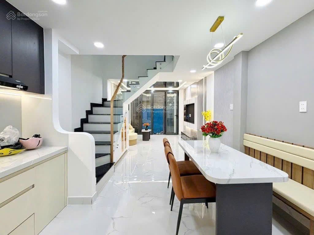 Hoàng văn thụ  phú nhuận  nhà mới đẹp nội thất đầy đủ  giá mềm