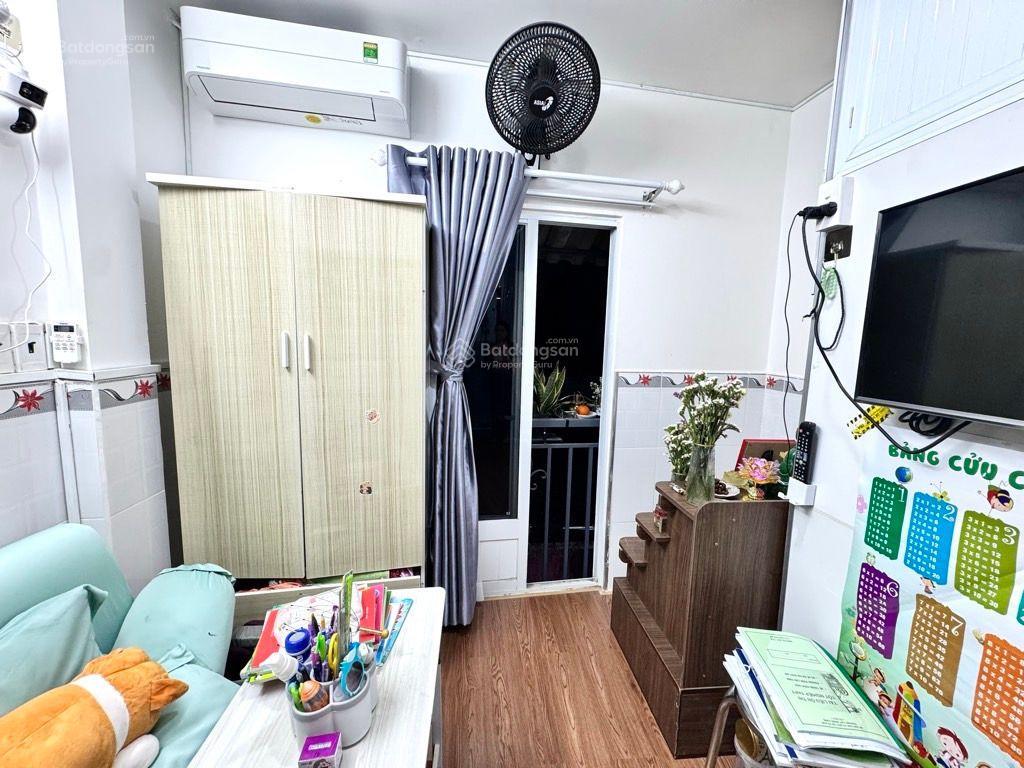 Dưới 2 tỷ rưỡi  hẻm xe tải thông  mới đẹp ở phú nhuận