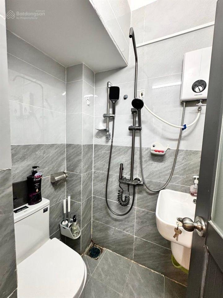 Dưới 2 tỷ rưỡi  hẻm xe tải thông  mới đẹp ở phú nhuận