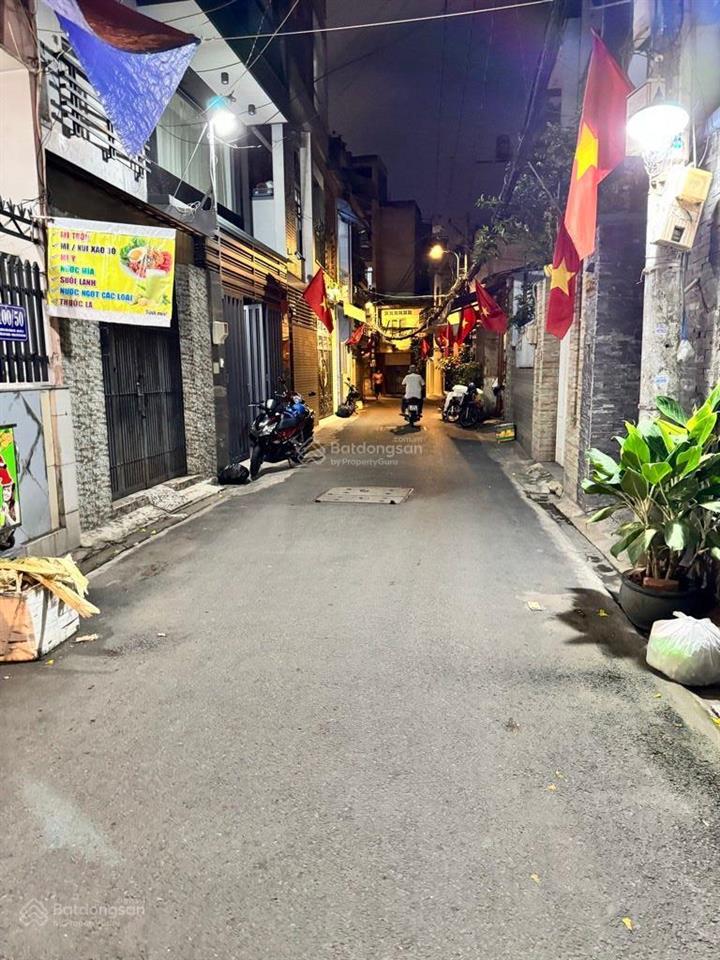 Dưới 2 tỷ rưỡi  hẻm xe tải thông  mới đẹp ở phú nhuận