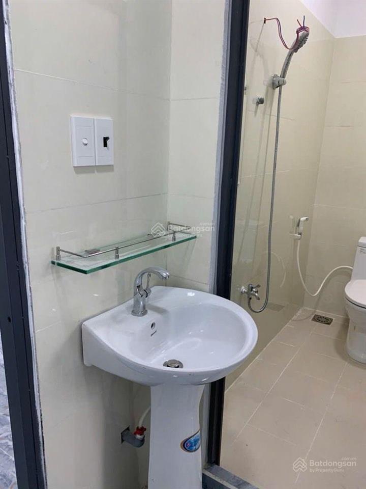 Sát phan đình phùng, phú nhuận  cạnh phan xích long  ở hoặc giữ tiền đều tốt