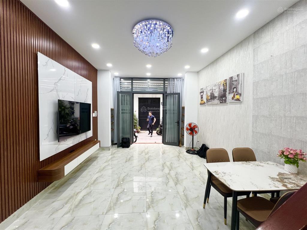 Trường sa phú nhuận  hẻm 3,5m trước nhà  30m bước ra hẻm xe tải  4 tầng mới đẹp  nhĩnh 6 đồng