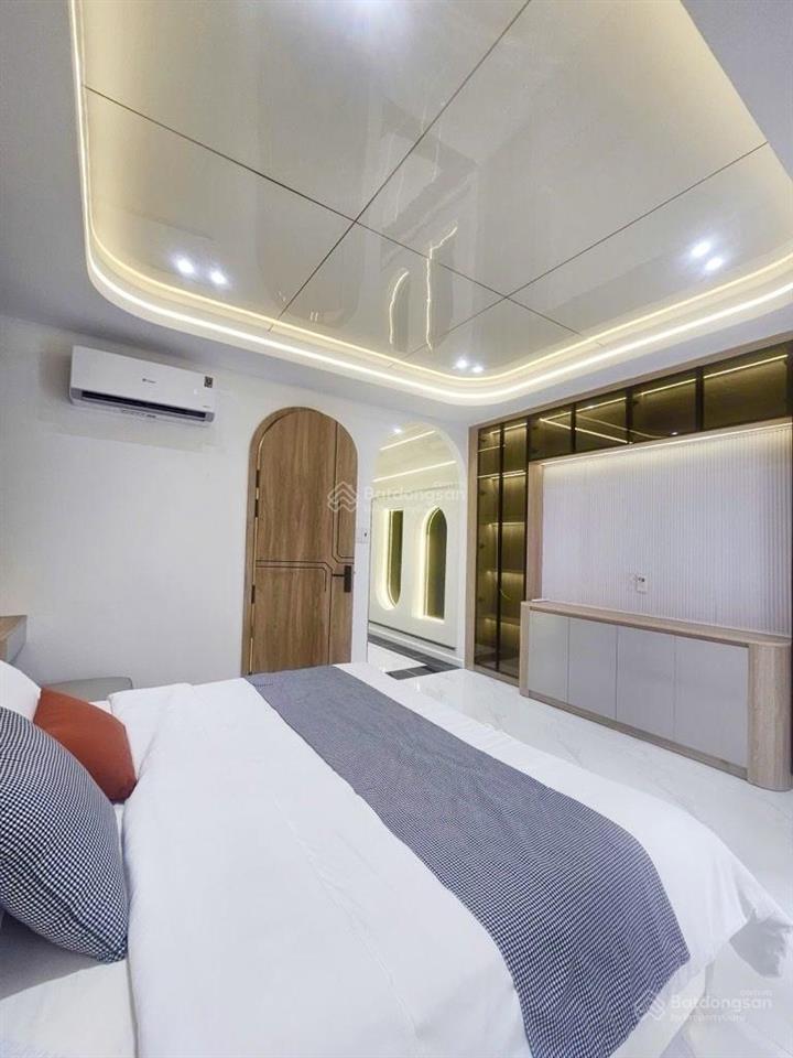 Nhà mới 5 tầng hxh full nội thất cao cấp
phạm văn chiêu  gò vấp