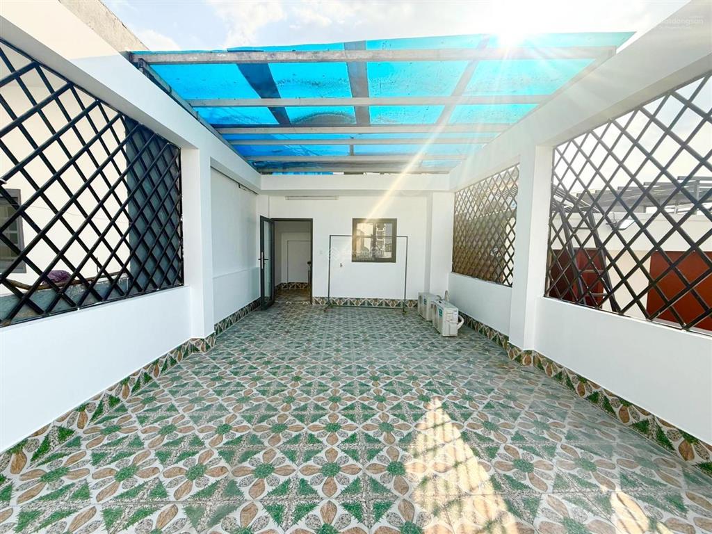 Sát dương quảng hàm đường vào 8m, mặt tiền nhà gần 4m nhà 5 tầng mới đẹp, giá 7.8 tỷ cực hiếm