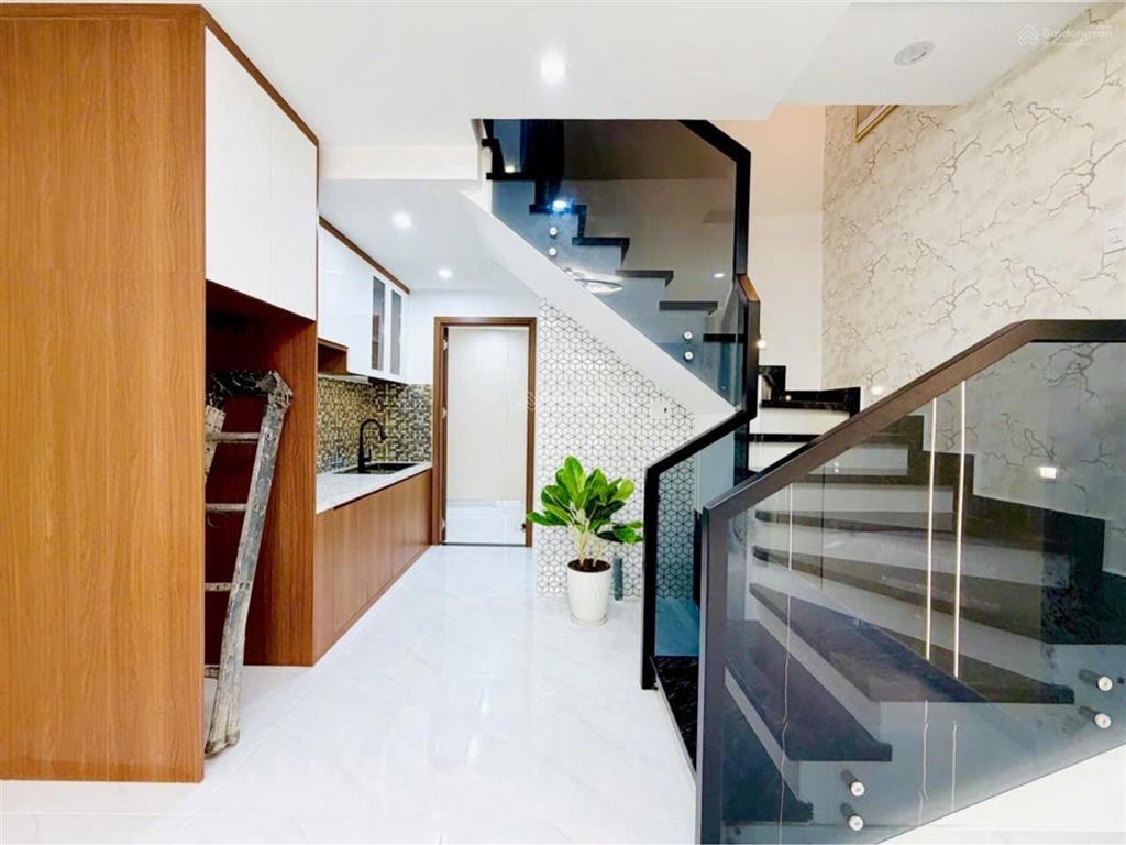 Sát phạm văn chiêu nhà vừa xây full nội thất  nhĩnh 5 đồng