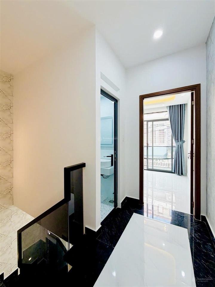 Sát phạm văn chiêu nhà vừa xây full nội thất  nhĩnh 5 đồng